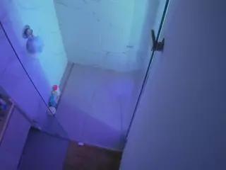 Casa Salsa Bathroom 7's Live Sex Cam Show