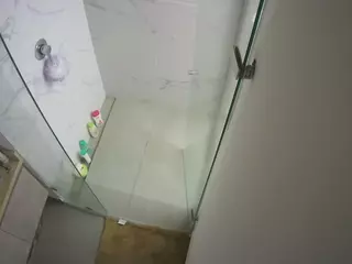 Casa Salsa Bathroom 7's Live Sex Cam Show