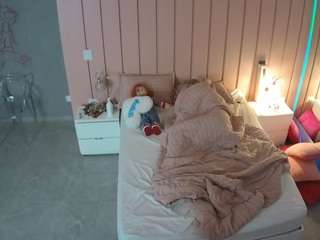 camsoda voyeurcam-casa-salsa-bedroom-1