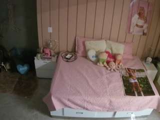 voyeurcam-casa-salsa-bedroom-1