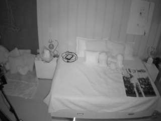 voyeurcam-casa-salsa-bedroom-1