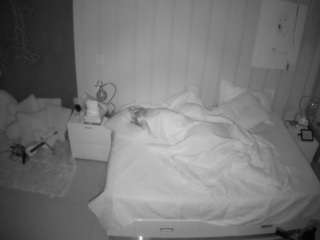 voyeurcam-casa-salsa-bedroom-1