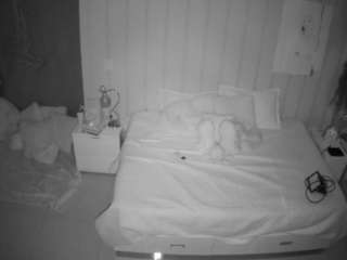 voyeurcam-casa-salsa-bedroom-1