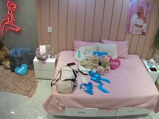 voyeurcam-casa-salsa-bedroom-1