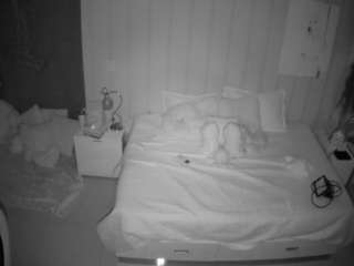 voyeurcam-casa-salsa-bedroom-1