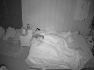 voyeurcam-casa-salsa-bedroom-1
