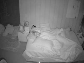 voyeurcam-casa-salsa-bedroom-1