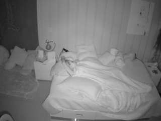 voyeurcam-casa-salsa-bedroom-1