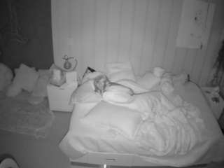 voyeurcam-casa-salsa-bedroom-1