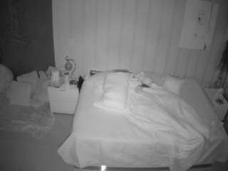 voyeurcam-casa-salsa-bedroom-1