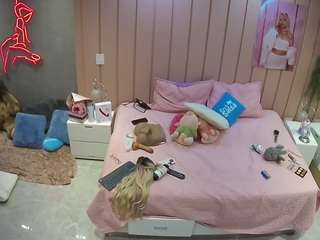 voyeurcam-casa-salsa-bedroom-1