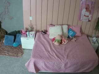 voyeurcam-casa-salsa-bedroom-1
