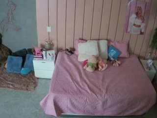 voyeurcam-casa-salsa-bedroom-1