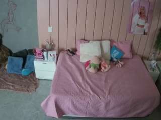 voyeurcam-casa-salsa-bedroom-1