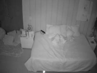 voyeurcam-casa-salsa-bedroom-1