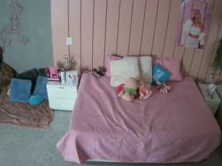 voyeurcam-casa-salsa-bedroom-1