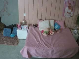 voyeurcam-casa-salsa-bedroom-1