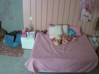voyeurcam-casa-salsa-bedroom-1