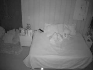 voyeurcam-casa-salsa-bedroom-1