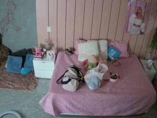 voyeurcam-casa-salsa-bedroom-1