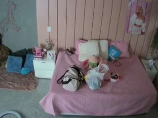 voyeurcam-casa-salsa-bedroom-1