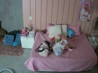 voyeurcam-casa-salsa-bedroom-1