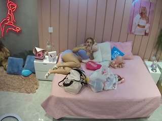 voyeurcam-casa-salsa-bedroom-1