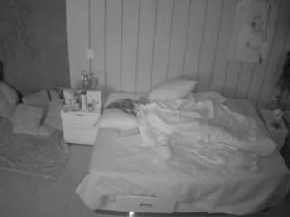 voyeurcam-casa-salsa-bedroom-1