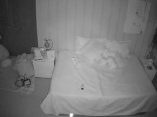 voyeurcam-casa-salsa-bedroom-1