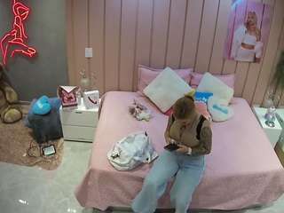 voyeurcam-casa-salsa-bedroom-1