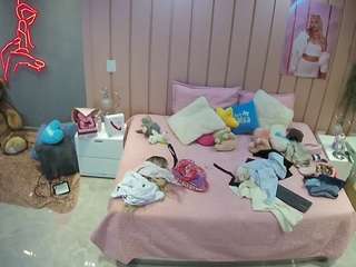 voyeurcam-casa-salsa-bedroom-1