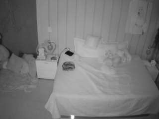 voyeurcam-casa-salsa-bedroom-1