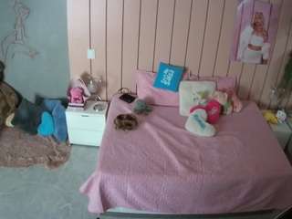voyeurcam-casa-salsa-bedroom-1