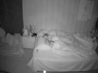 voyeurcam-casa-salsa-bedroom-1