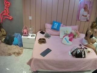 voyeurcam-casa-salsa-bedroom-1