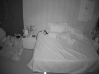 voyeurcam-casa-salsa-bedroom-1