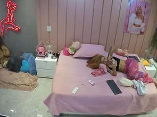 voyeurcam-casa-salsa-bedroom-1