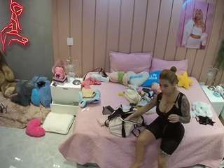 voyeurcam-casa-salsa-bedroom-1