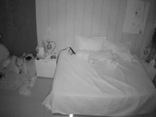 voyeurcam-casa-salsa-bedroom-1