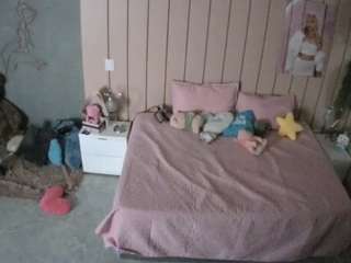 voyeurcam-casa-salsa-bedroom-1