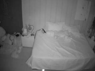 voyeurcam-casa-salsa-bedroom-1