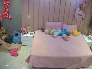 voyeurcam-casa-salsa-bedroom-1