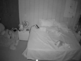 voyeurcam-casa-salsa-bedroom-1