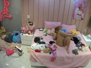 voyeurcam-casa-salsa-bedroom-1