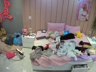 voyeurcam-casa-salsa-bedroom-1