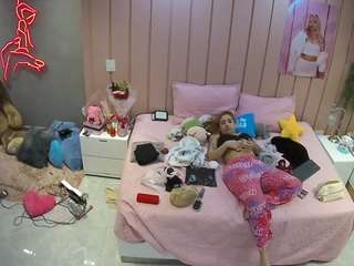 voyeurcam-casa-salsa-bedroom-1