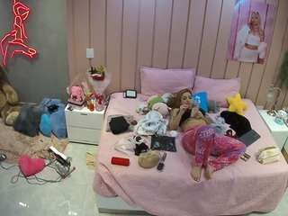 voyeurcam-casa-salsa-bedroom-1