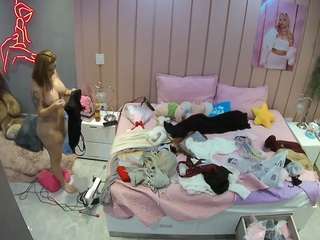 voyeurcam-casa-salsa-bedroom-1