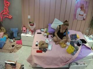 voyeurcam-casa-salsa-bedroom-1
