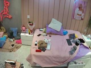 voyeurcam-casa-salsa-bedroom-1